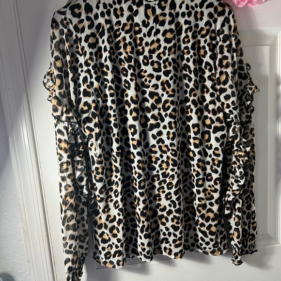 Animal Print top - Picture 2 of 3